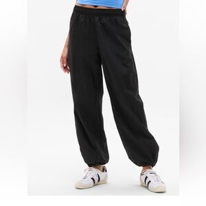 Athleta Jet Black parachute utility pants NWT
